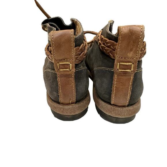 Born Women’s Temple Dark Gray Distressed Leather Ankle Boots Size 6 - Picture 4 of 5